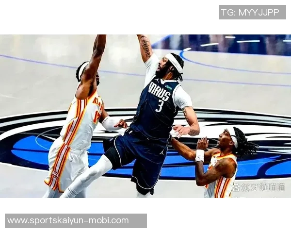 华盛顿表现出色内线强势却外线失准三分球4投0中依然贡献17分5篮板4盖帽 华盛顿表现出色内线强势却外线失准三分球4投0中依然贡献17分5篮板4盖帽