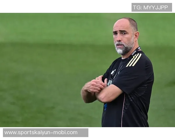 图多尔回应解雇传闻称不受影响坚持专注于球队表现 图多尔回应解雇传闻称不受影响坚持专注于球队表现